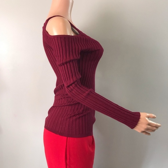 Hooked up ribbed cold shoulder top - Picture 2 of 7